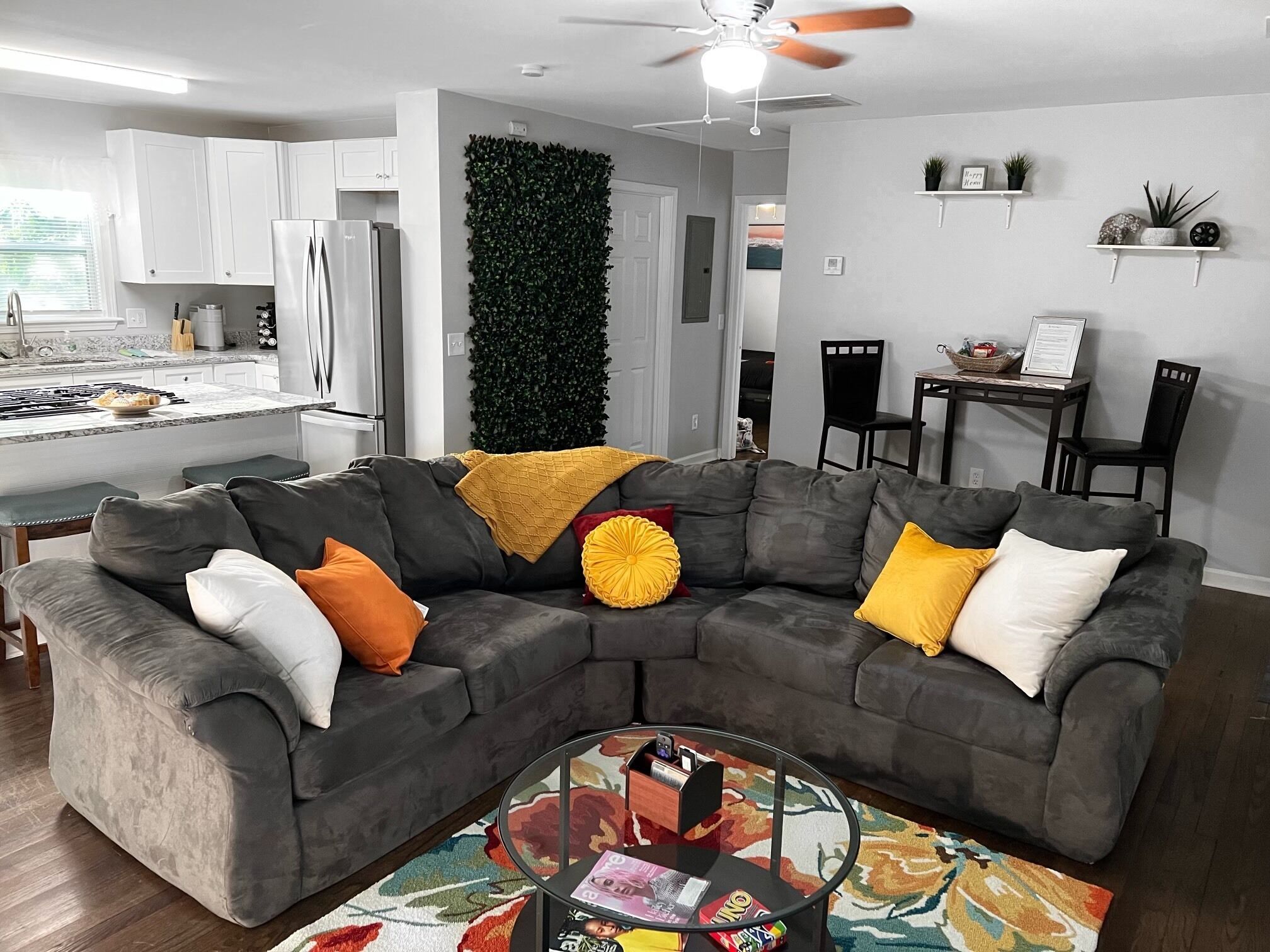 Featured on TV! Entire house 3 miles from downtown ATL, 5 miles from airport.