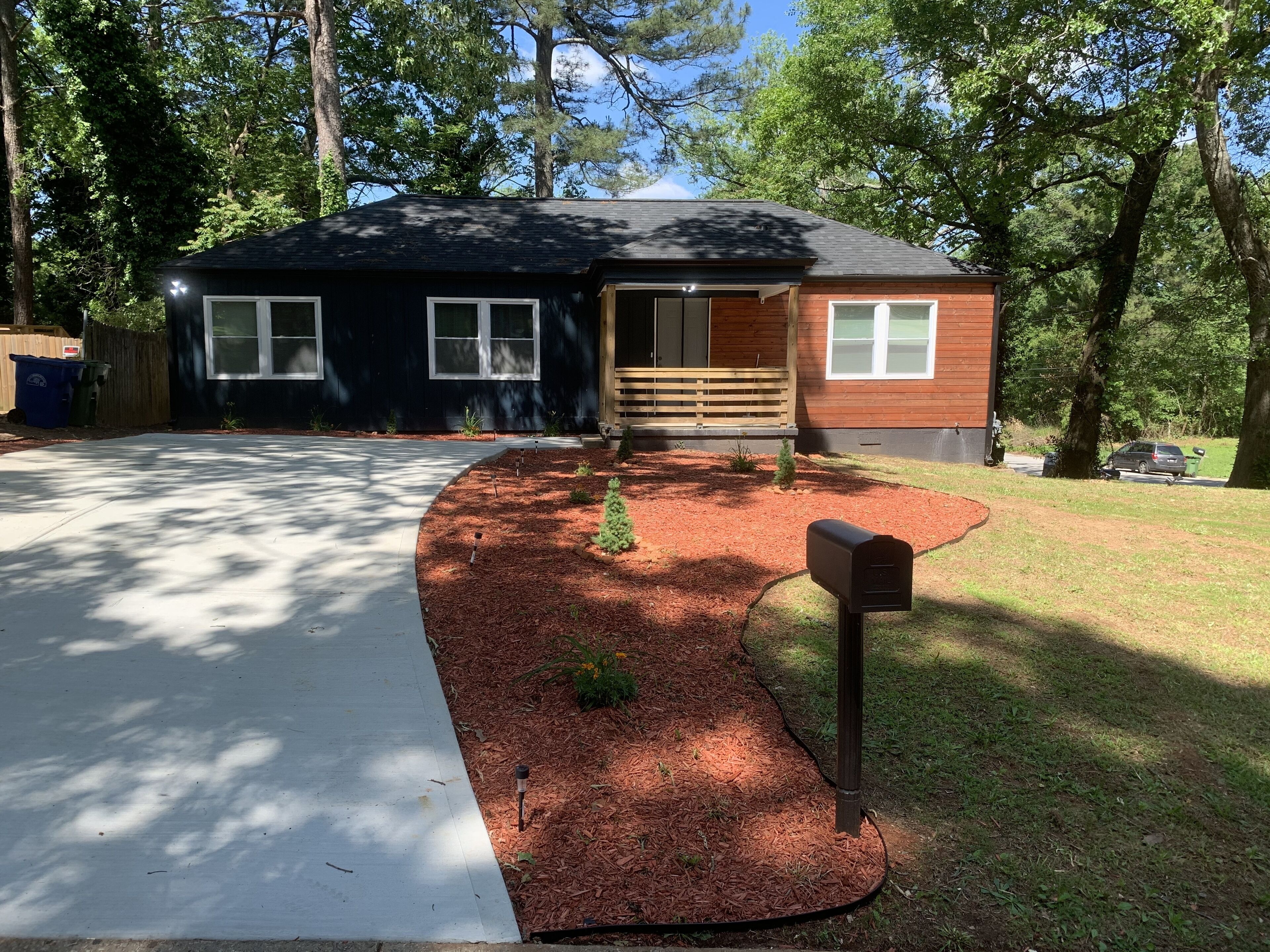 Featured on TV! Entire house 3 miles from downtown ATL, 5 miles from airport.