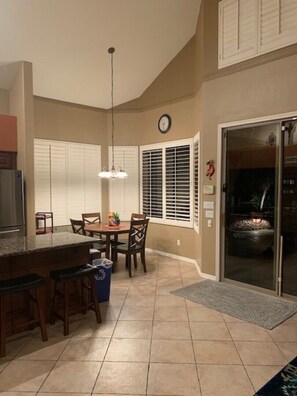 Dining - Phoenix 4 Bedroom Villa on Golf Course Sleeps 8-10, Private Heated Pool, Hot Tub (Phoenix)