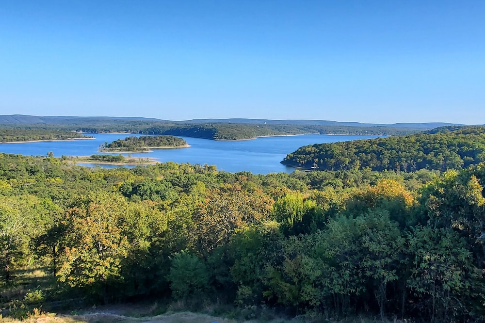 Lakescape Lookout