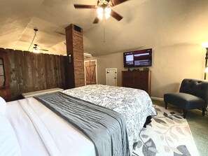 2 bedrooms, desk, free WiFi, bed sheets