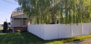 Exterior - Charming Home In Quiet, Friendly Grangeville, Idaho Sleeps 9 Guests (Grangeville)