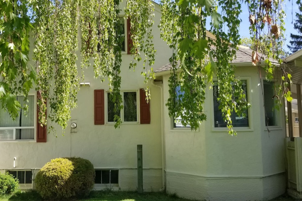 Charming Home In Quiet Grangeville