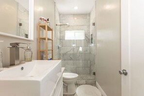Shower, hair dryer, towels, toilet paper - Adorable 4 Bedroom Guest House wPool + Jacuzzi (Poway)