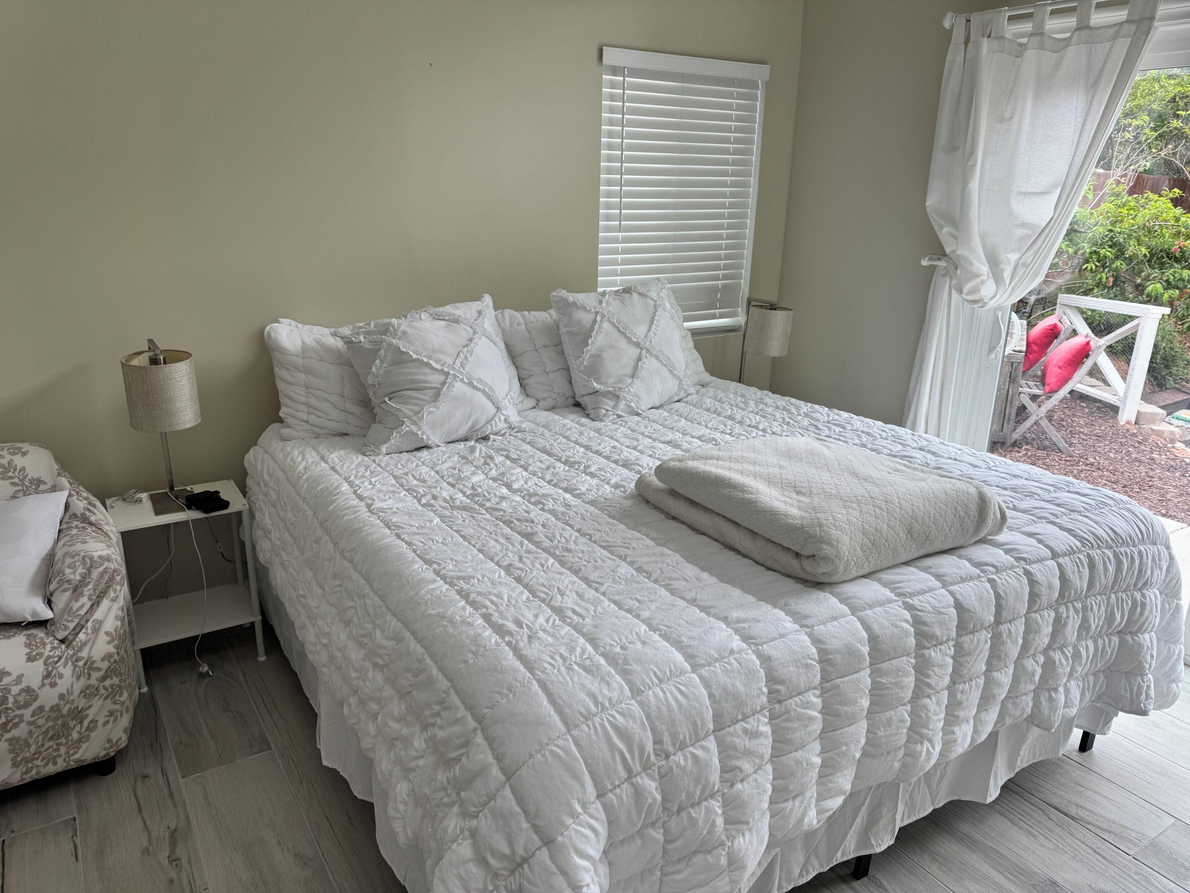 4 bedrooms, desk, iron/ironing board, free WiFi