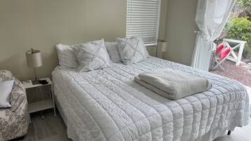 4 bedrooms, desk, iron/ironing board, free WiFi