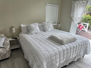 4 bedrooms, desk, iron/ironing board, free WiFi