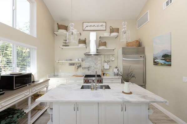 Microwave, oven, stovetop, dishwasher