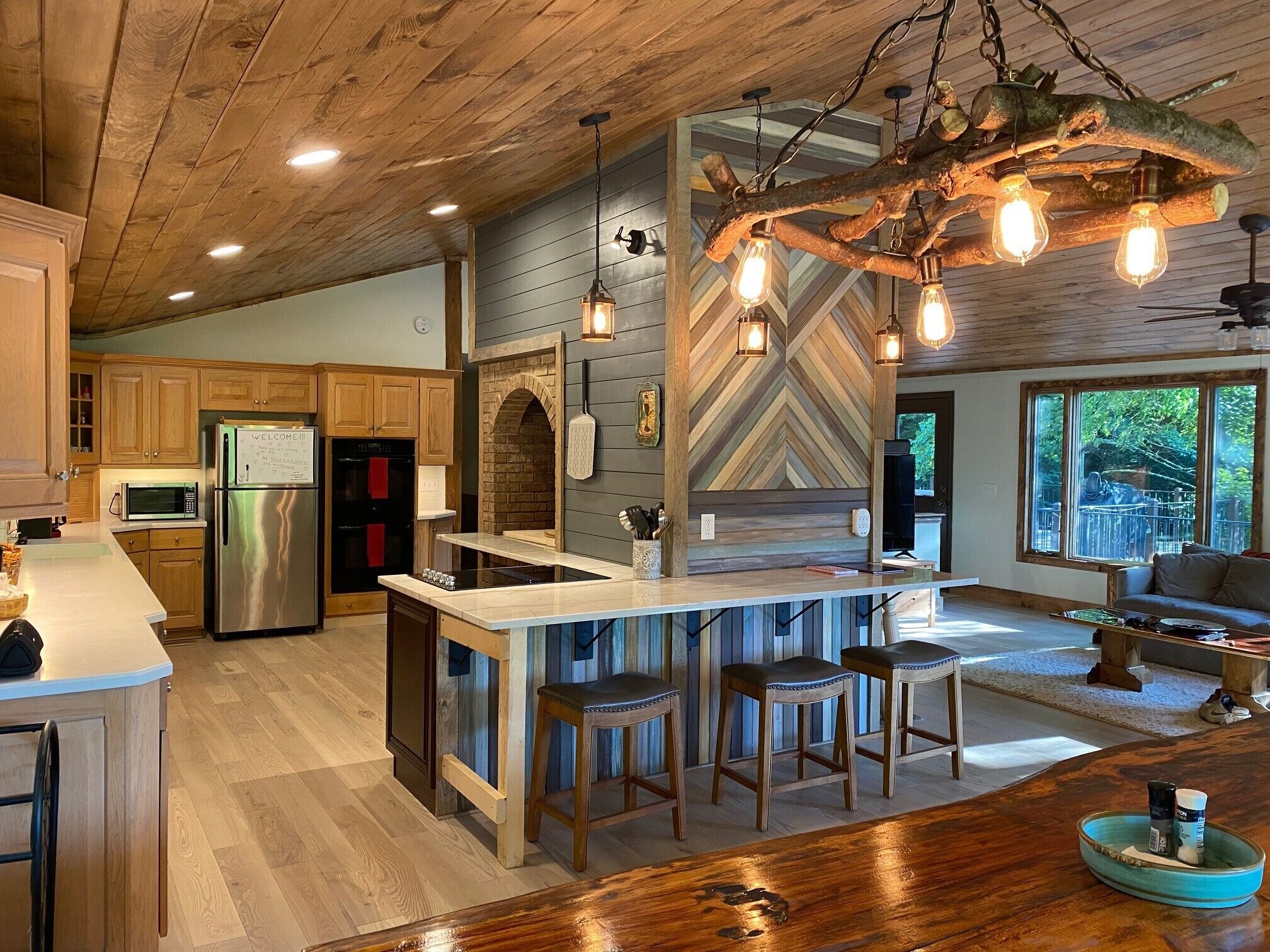 House on Creek, Huge Deck, Gorgeous Property with Pond, 5 min to Downtown Boone