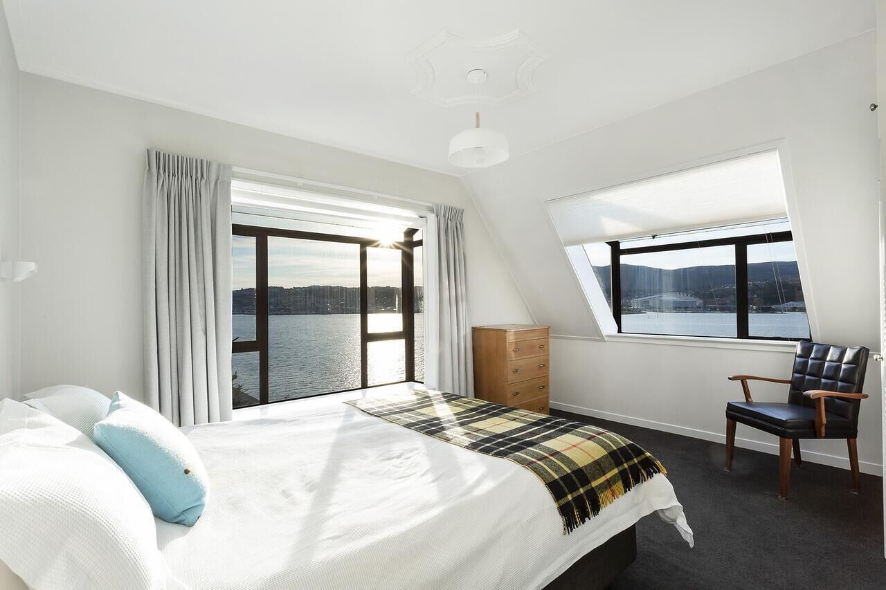 Comfort House, 3 Bedrooms | Blackout curtains, iron/ironing board, free WiFi, bed sheets