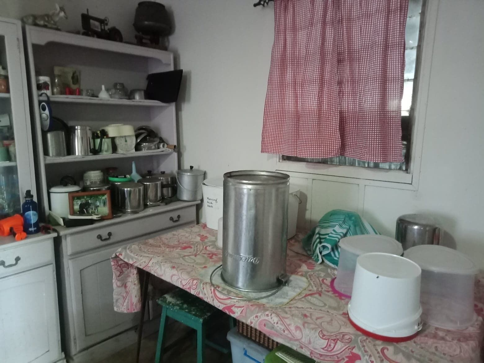 Big barn on a working farm- sleeps up to 13