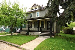 Exterior - Spacious Home - Close to EAA & Air Venture Week - car Available ! (Oshkosh)