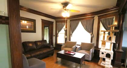 Spacious Home - Close to EAA & Air Venture Week - car Available !