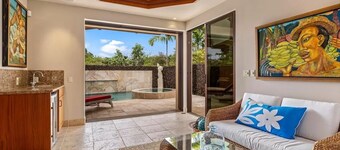 Luxury Oceanfront Oasis with Private Pool-Short Walk to Magic Sands Beach!