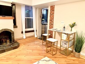 ثلاجة، ميكروويف، فرن، موقد طهي مسطح