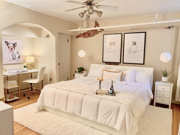 1 habitación, escritorio, tabla de planchar con plancha y wifi gratis