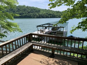 Property grounds - Luxury Norris Lake Getaway - Perfect for Families & Groups - Lake Front w Dock! (Caryville)