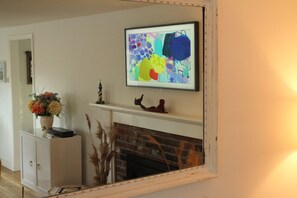 Interior - Fantastically located Chatham house - DISCOUNTED - New patio, refurbished (Chatham)