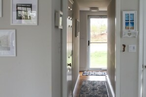 Interior - Fantastically located Chatham house - DISCOUNTED - New patio, refurbished (Chatham)