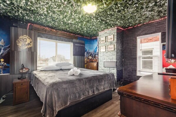 3 habitaciones, escritorio, tabla de planchar con plancha y wifi gratis 