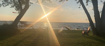 ⭐️ Charming Waterfront Home! ⭐️