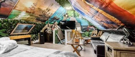 4 bedrooms, desk, iron/ironing board, free WiFi