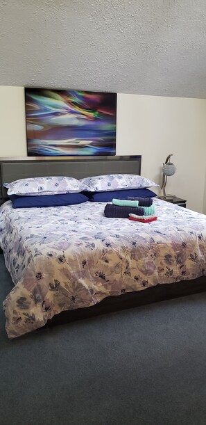 3 bedrooms, iron/ironing board, free WiFi, bed sheets