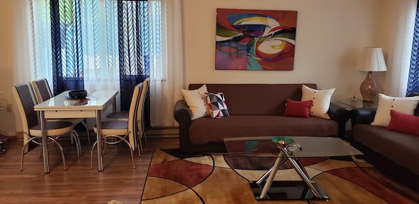 Smart TV, table tennis, books