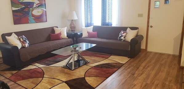 Smart TV, table tennis, books