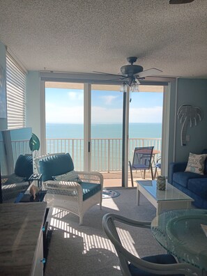 Smart TV, stereo - Beautiful 1-bedroom gulf view beach condo with sunrise & sunset views! EBTC (Fort Myers Beach)