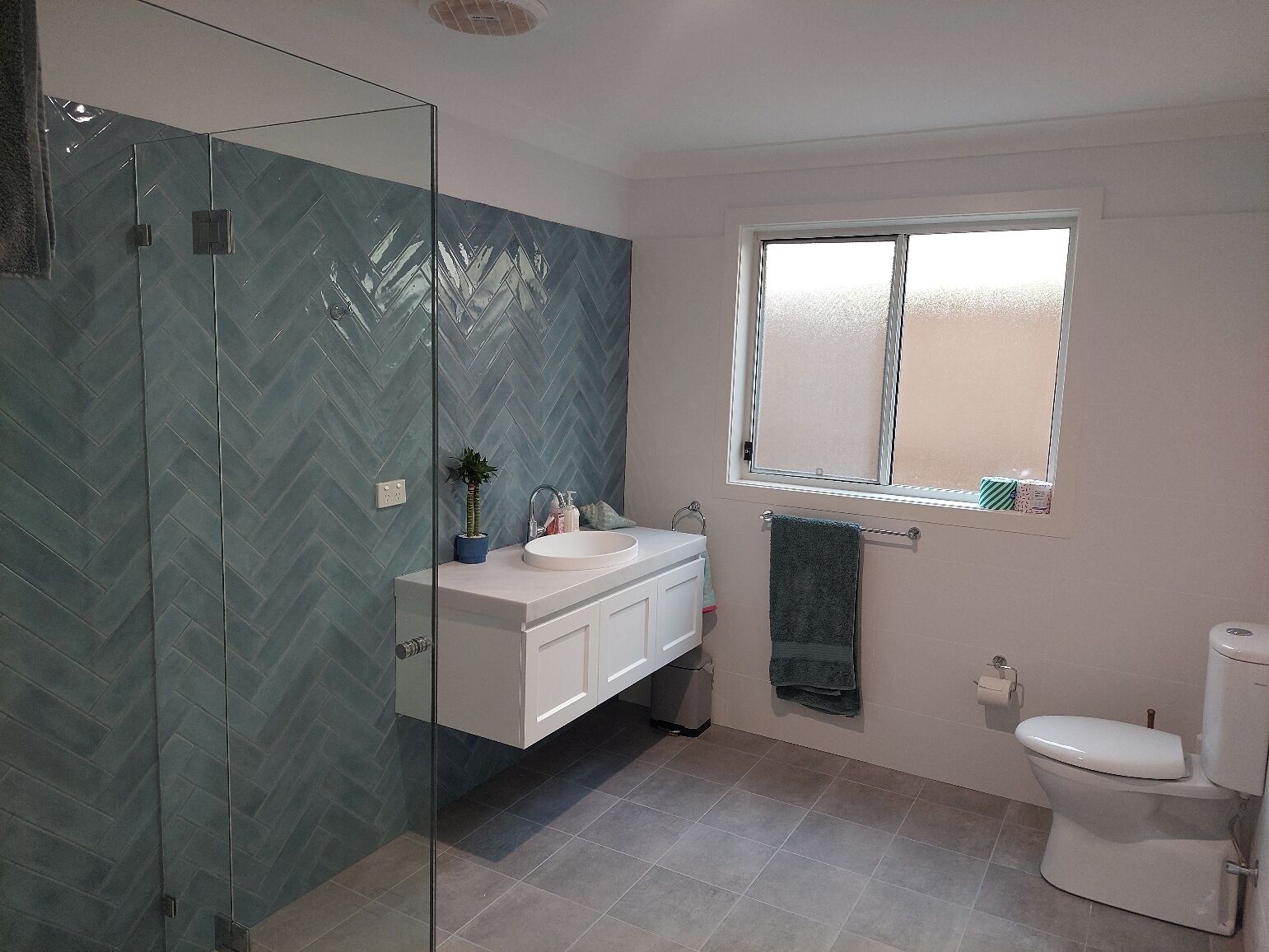 Two storey beach home on Dee Why Headland.\n** NYE Fireworks Location ** — image 10