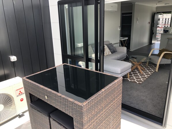 40-英寸电视（配备数码频道）