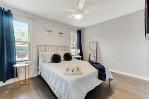 2 Schlafzimmer, Schreibtisch, Bügeleisen/Bügelbrett, kostenloses WLAN