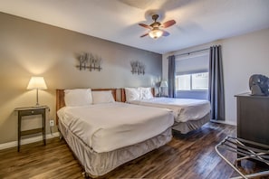 3 bedrooms, desk, iron/ironing board, free WiFi