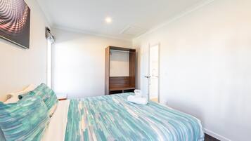 1 bedroom, desk, free WiFi, bed sheets