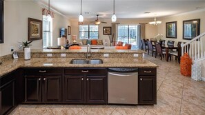 Talo, useita sänkyjä | Yksityinen keittiö