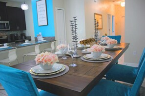 House, 5 Bedrooms | Private kitchen | Cookware/dishes/utensils