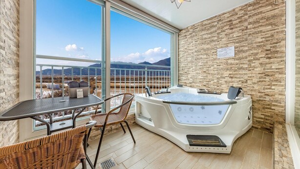 Basic Room, 1 Bedroom (Anemone(spa)) | 1 bedroom, free WiFi - Ganghwa Ecopension&glamping (Incheon)