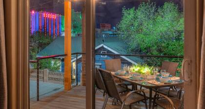 *Low Rates* Minerva House ~UNR~Deck~Reno~Groups~ Near Downtown~Family Fun