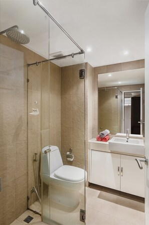 Panoramic Apartment | Bathroom