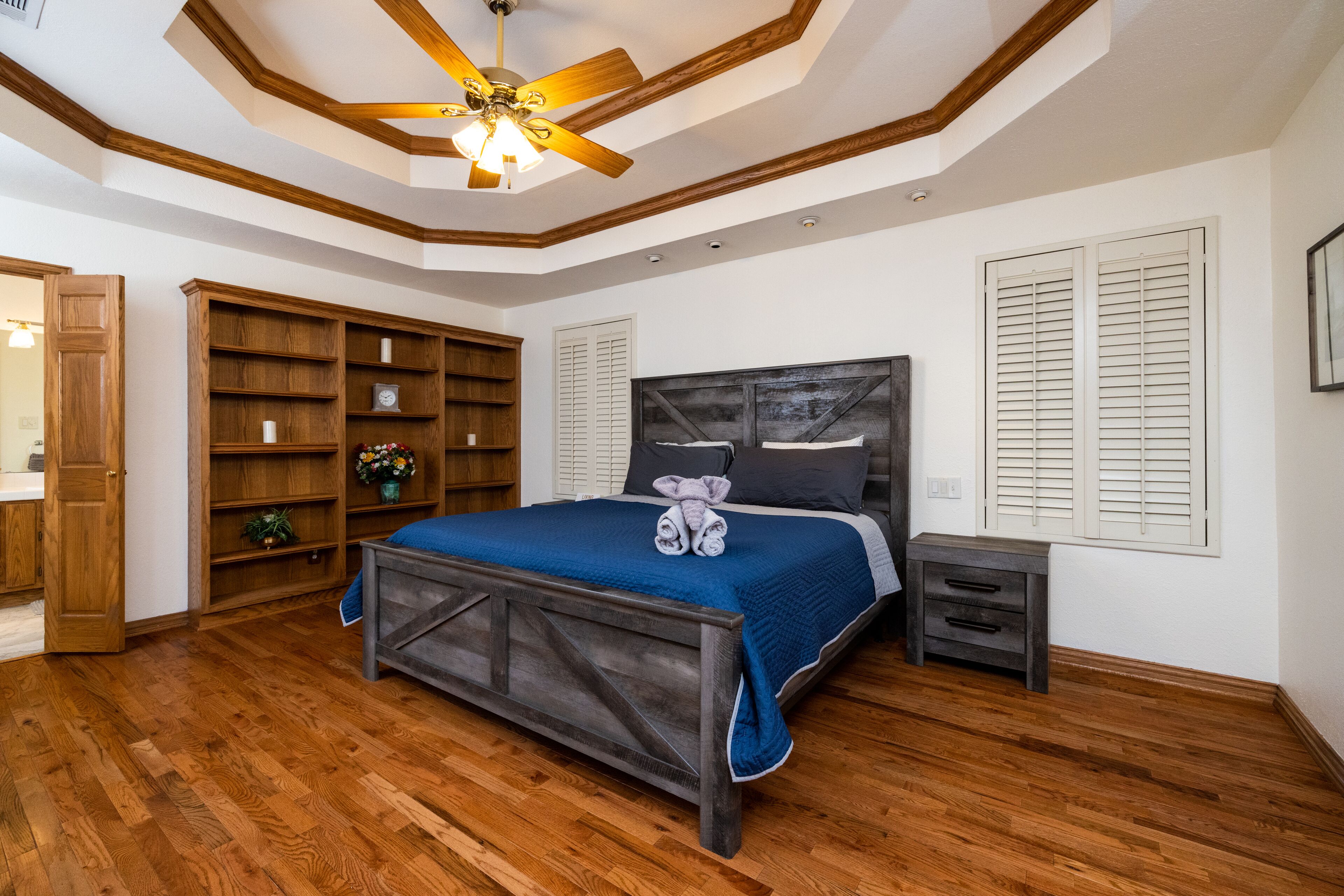 5 bedrooms, desk, iron/ironing board, free WiFi