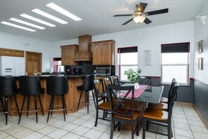 Dining - The Hands Down COOLEST Stay in Fort Worth - Active Airplane Hangar  (Fort Worth)