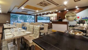Restaurant - Capital O 69951 Hotel Burbon Bliss By Wl (Agra)
