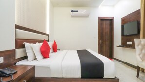 Deluxe Room | Free WiFi - Capital O 69951 Hotel Burbon Bliss By Wl (Agra)