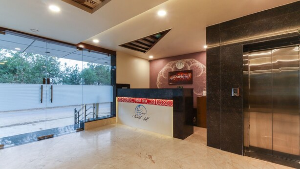 Deluxe Room | Free WiFi - Capital O 69951 Hotel Burbon Bliss By Wl (Agra)