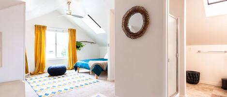 Iron/ironing board, free WiFi, bed sheets