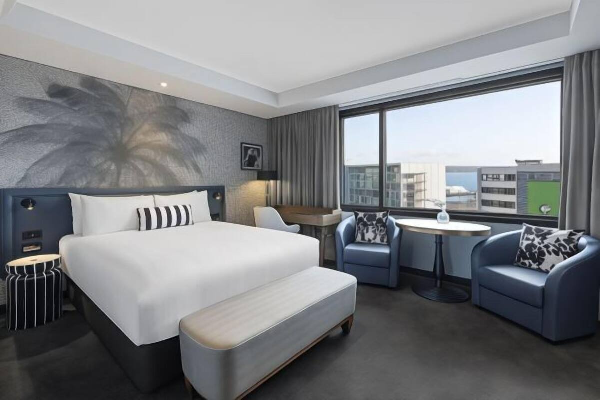 Minibar, in-room safe, laptop workspace, blackout curtains