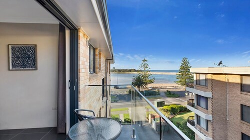 Pacific Court  10 Renovated Apartment