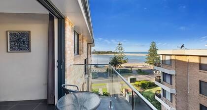Pacific Court 10 Renovated Apartment