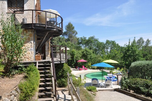 3-zi.-whg. in 2-familienhaus mit Beheizbarem Pool und Bouleplatz